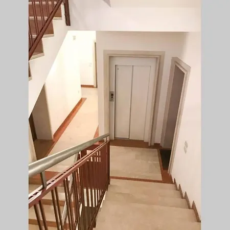 Appartement With Free Parking Near The Center *
