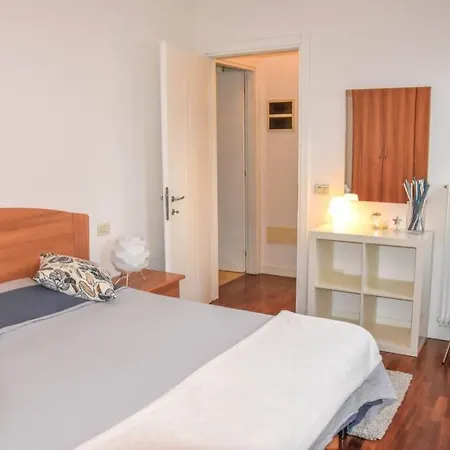 With Free Parking Near The Center Appartement